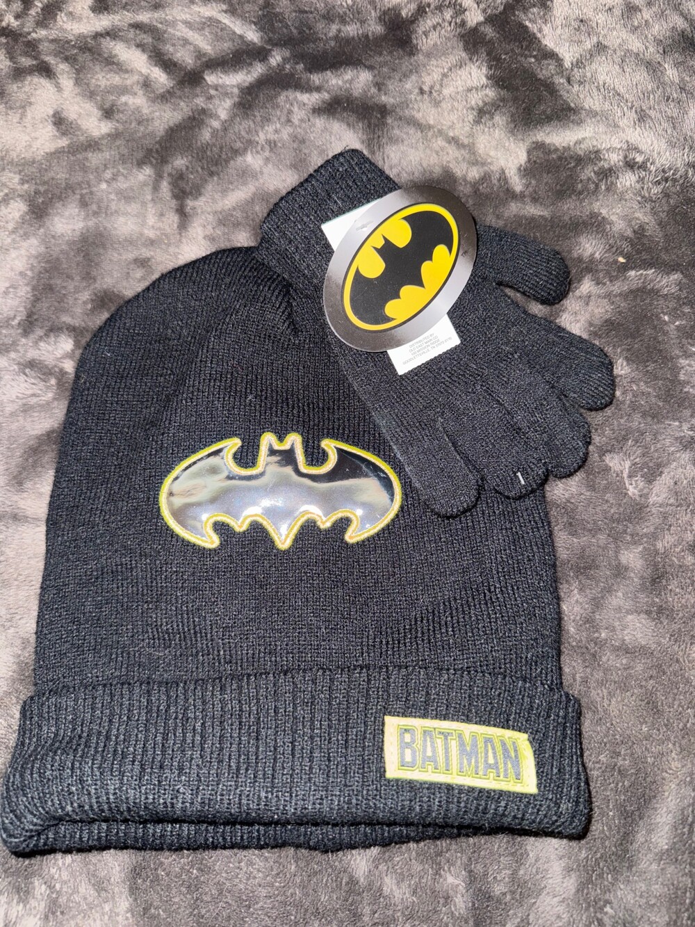 NWT Batman Boys Black Knit Beanie and Gloves Set